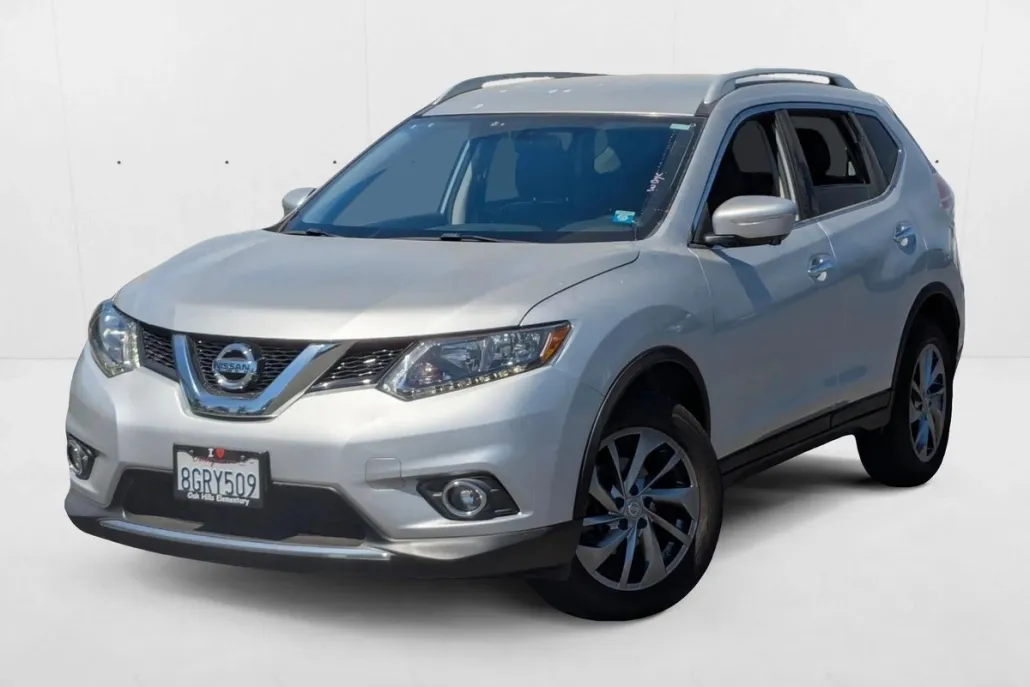 2015 Nissan Rogue SL photo 1