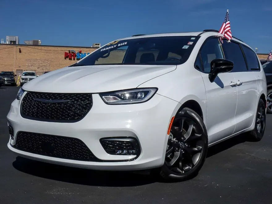 2025 Chrysler Pacifica Limited photo 1