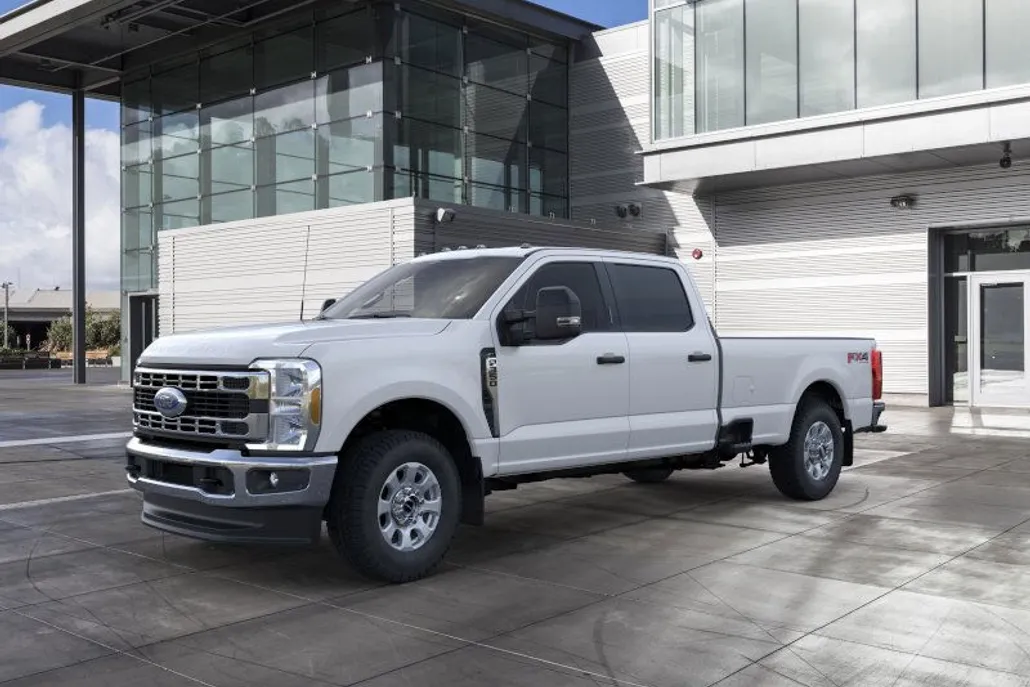 2025 Ford F-350 XLT photo 1