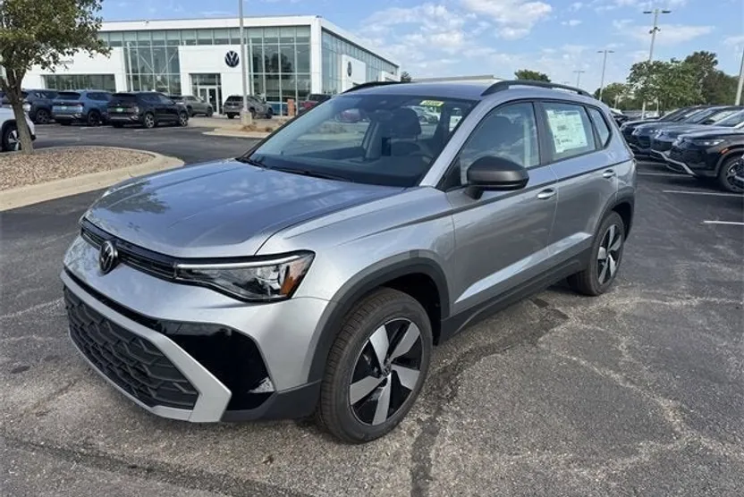 2025 Volkswagen Taos S photo 1