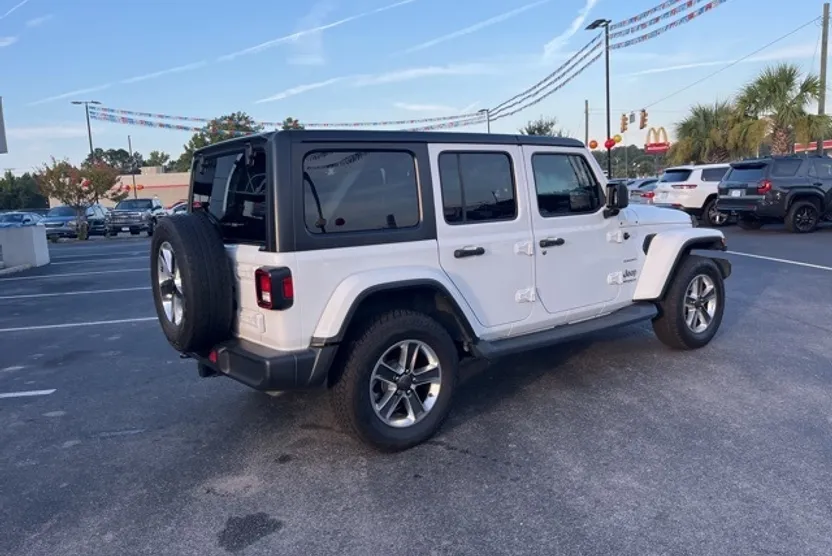 2018 Jeep Wrangler Unlimited Sahara photo 1