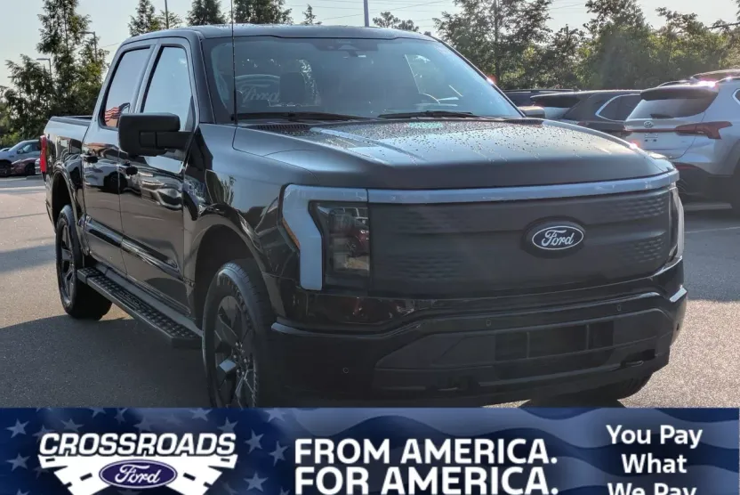 2025 Ford F-150 Lightning photo 1