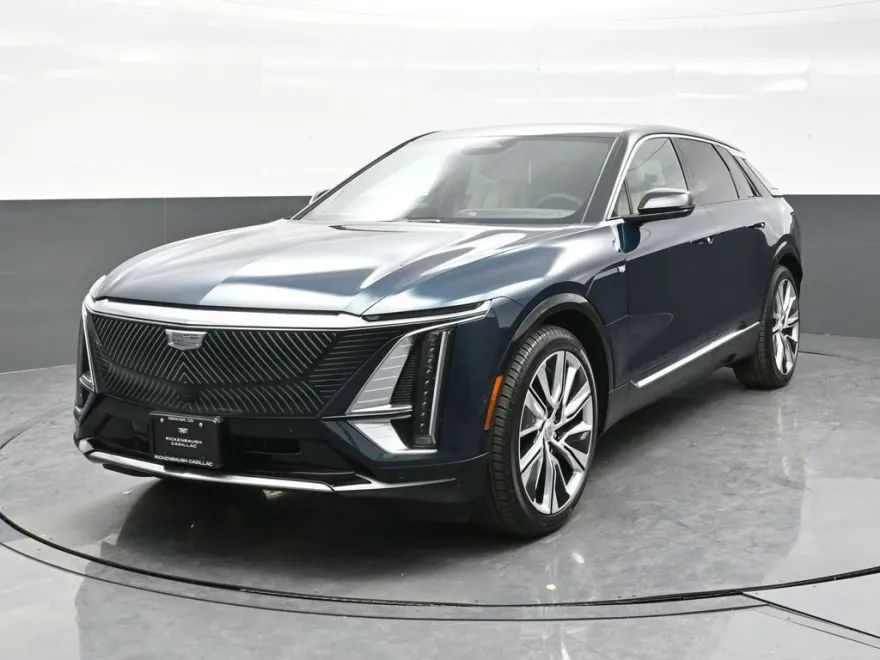 2025 Cadillac Lyriq Luxury photo 1
