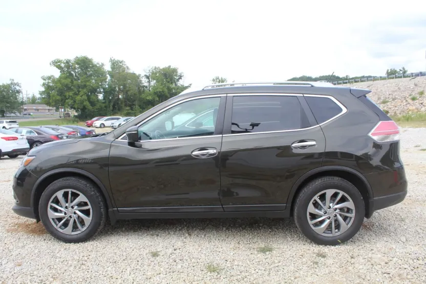 2015 Nissan Rogue SL photo 1