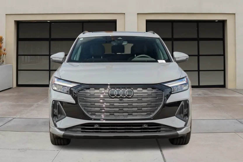 2026 Audi Q4 55 E-tron Premium photo 1