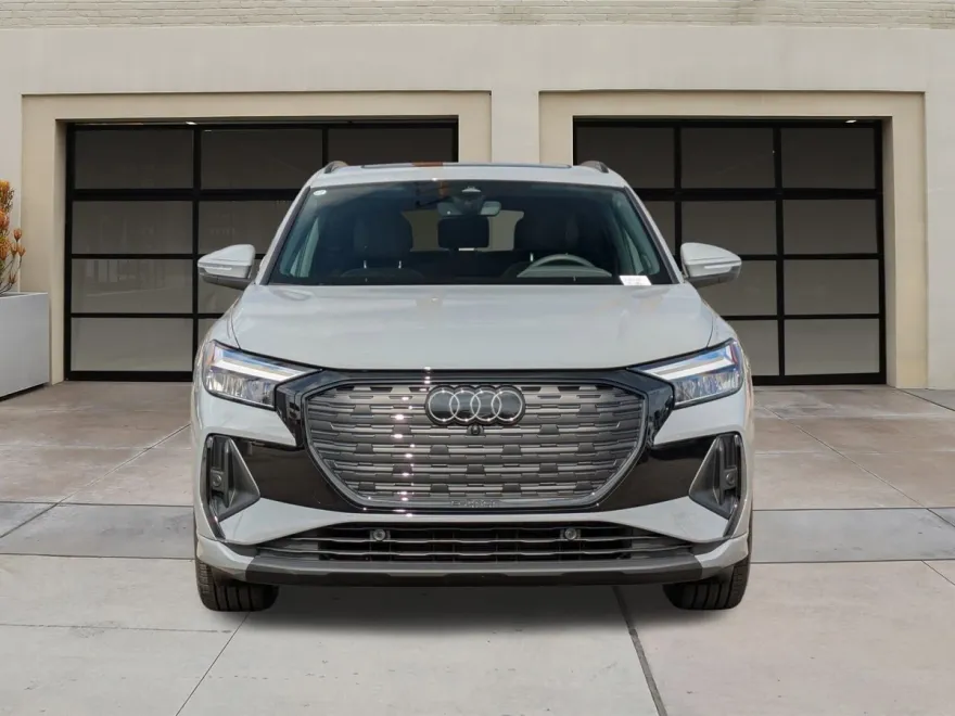 2026 Audi Q4 55 E-tron Premium photo 1
