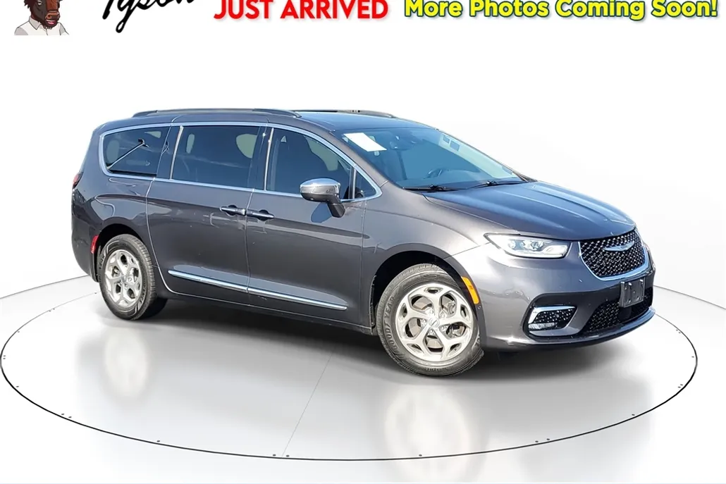 2022 Chrysler Pacifica Limited photo 1