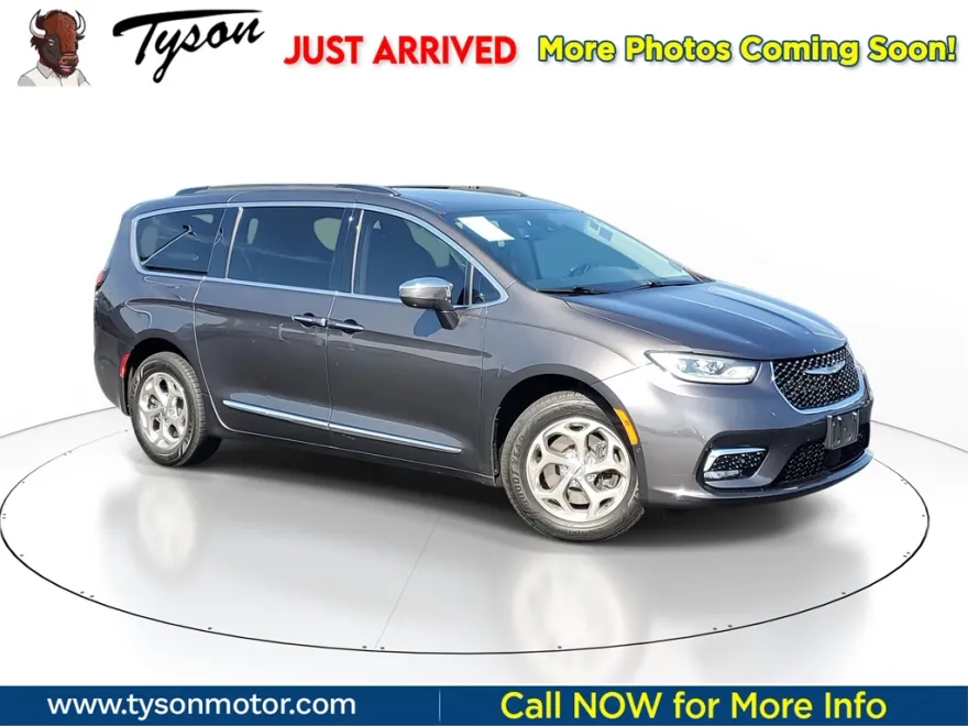 2022 Chrysler Pacifica Limited photo 1