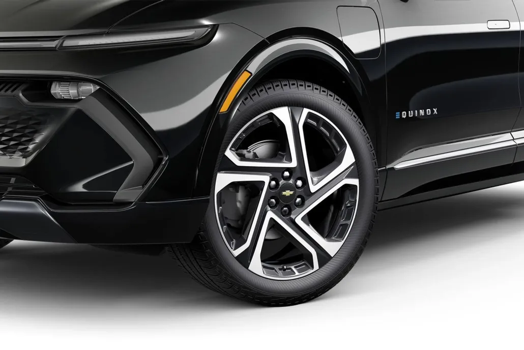 2025 Chevrolet Equinox EV 1LT photo 1