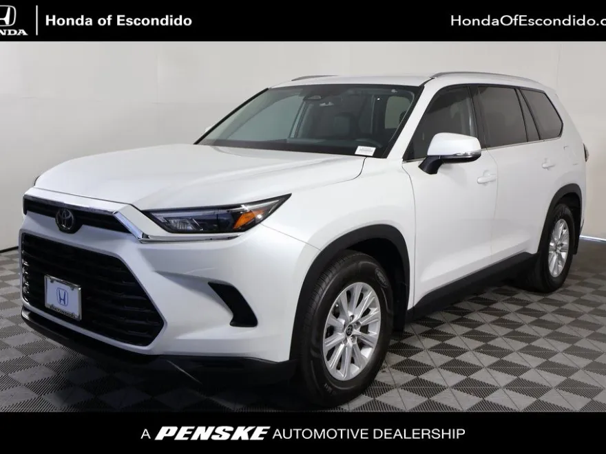 2024 Toyota Grand Highlander XLE photo 1