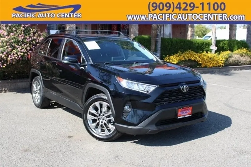 2020 Toyota RAV4 XLE Premium photo 1