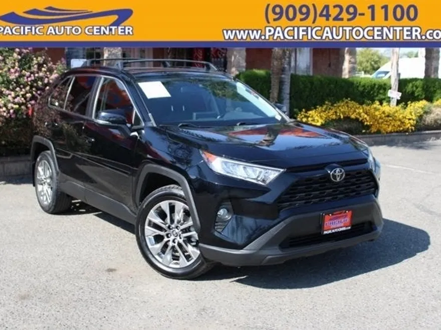 2020 Toyota RAV4 XLE Premium photo 1