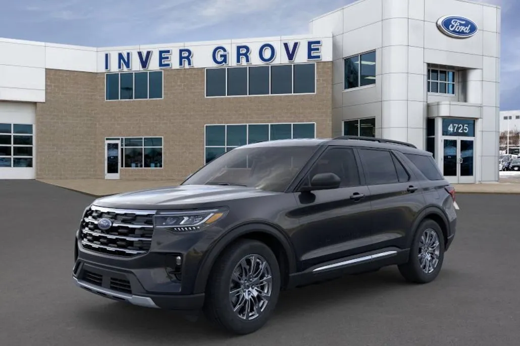 2025 Ford Explorer photo 1