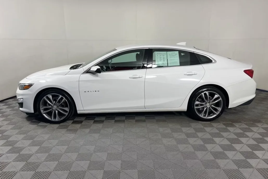 2023 Chevrolet Malibu 1LT photo 1