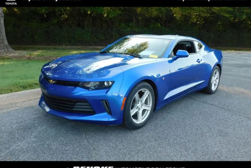 2018 Chevrolet Camaro 1LT photo 1