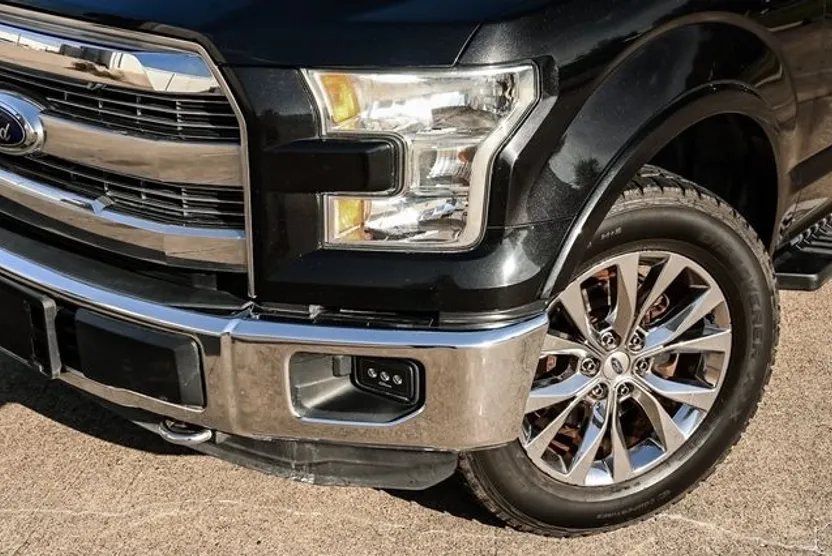 2015 Ford F-150 Lariat photo 1