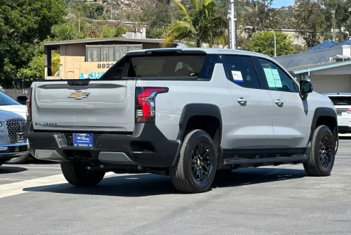 2025 Chevrolet Silverado EV LT photo 3