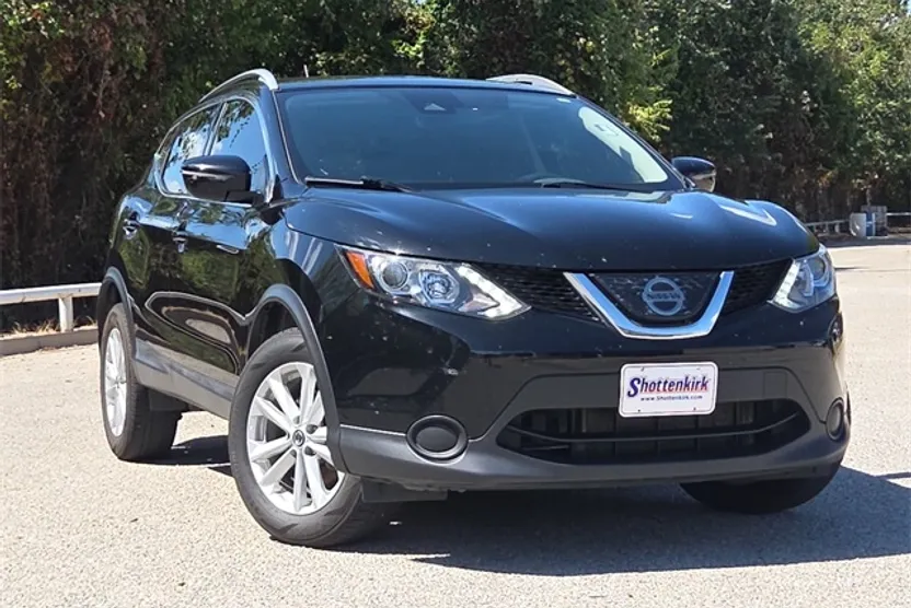 2019 Nissan Rogue Sport SV photo 1