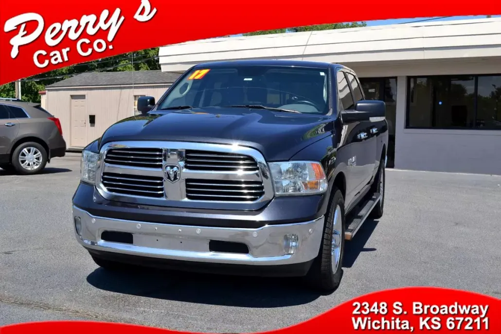2017 Ram 1500 SLT photo 1