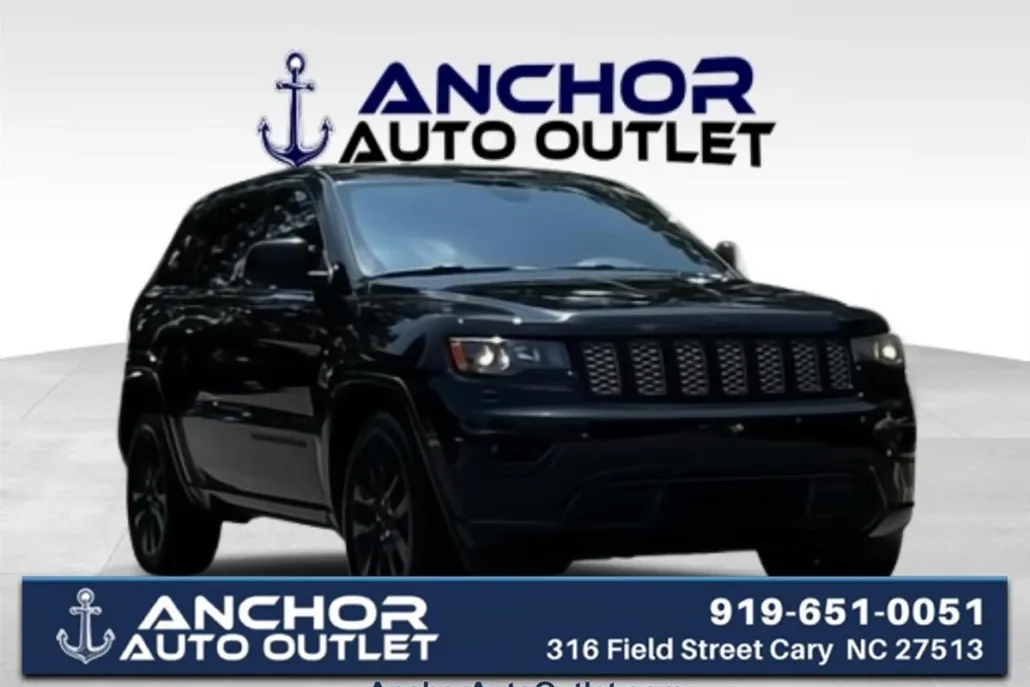 2017 Jeep Grand Cherokee Laredo photo 1