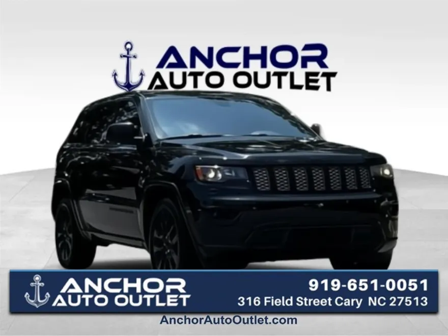 2017 Jeep Grand Cherokee Laredo photo 1