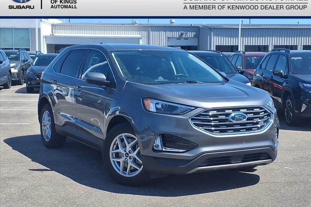 2022 Ford Edge SEL photo 1