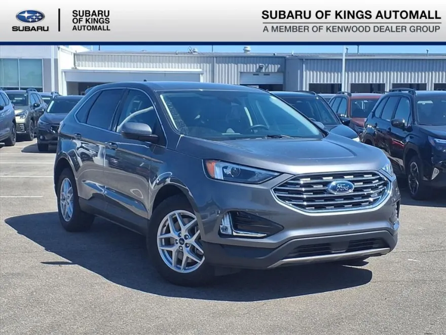2022 Ford Edge SEL photo 1