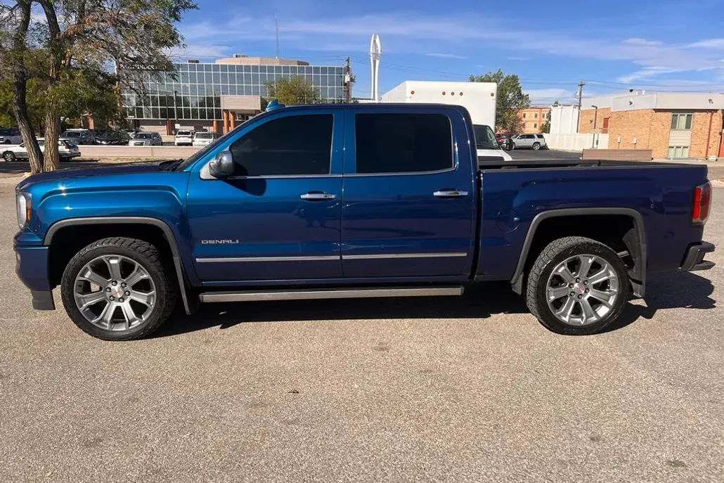 2017 Gmc Sierra Denali photo 1