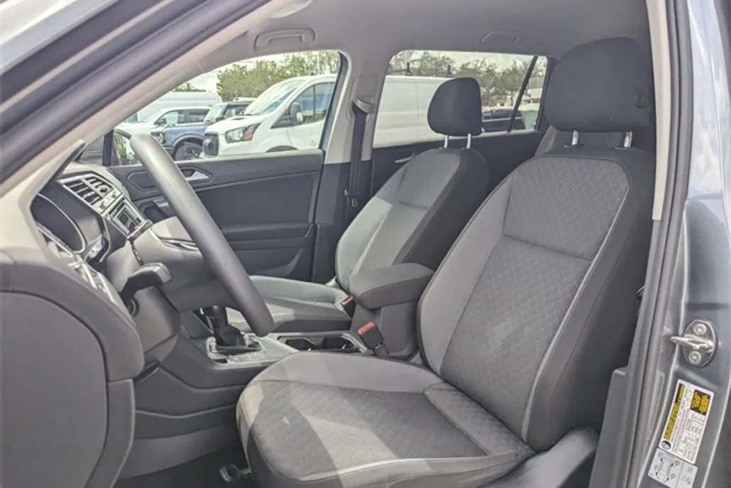 2019 Volkswagen Tiguan S photo 1