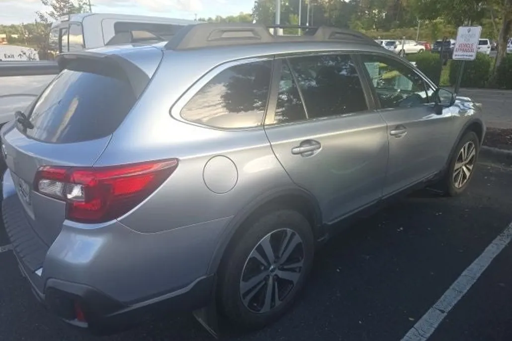 2019 Subaru Outback 2.5i Limited photo 1