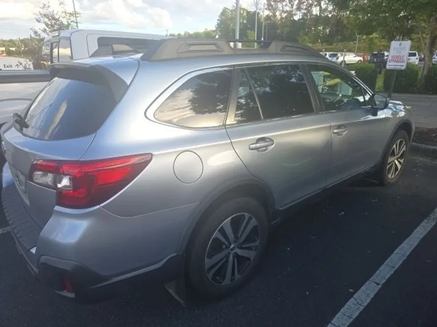 2019 Subaru Outback 2.5i Limited photo 1