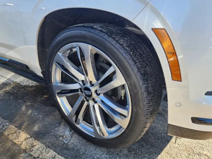 2025 Cadillac Escalade Sport photo 1