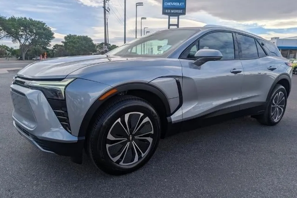 2025 Chevrolet Blazer EV photo 1