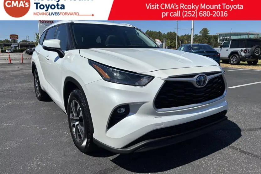 2022 Toyota Highlander Hybrid XLE photo 1