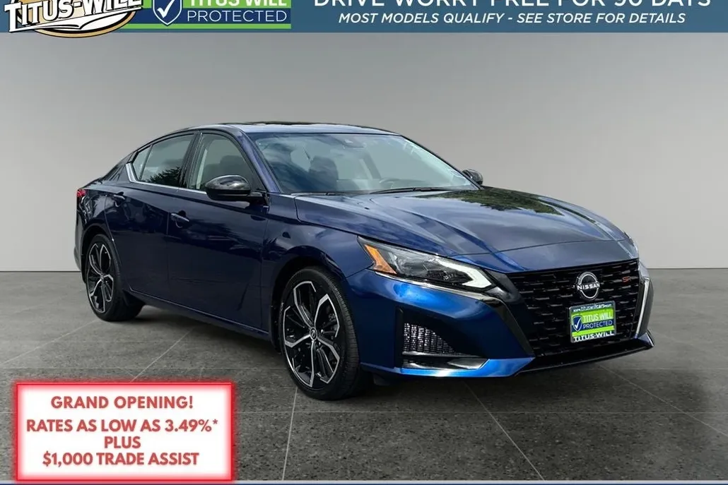 2023 Nissan Altima 2.5 SR photo 1