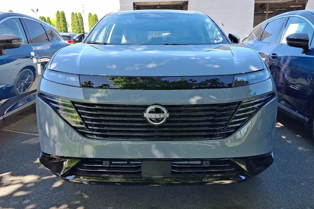 2025 Nissan Murano Platinum photo 1