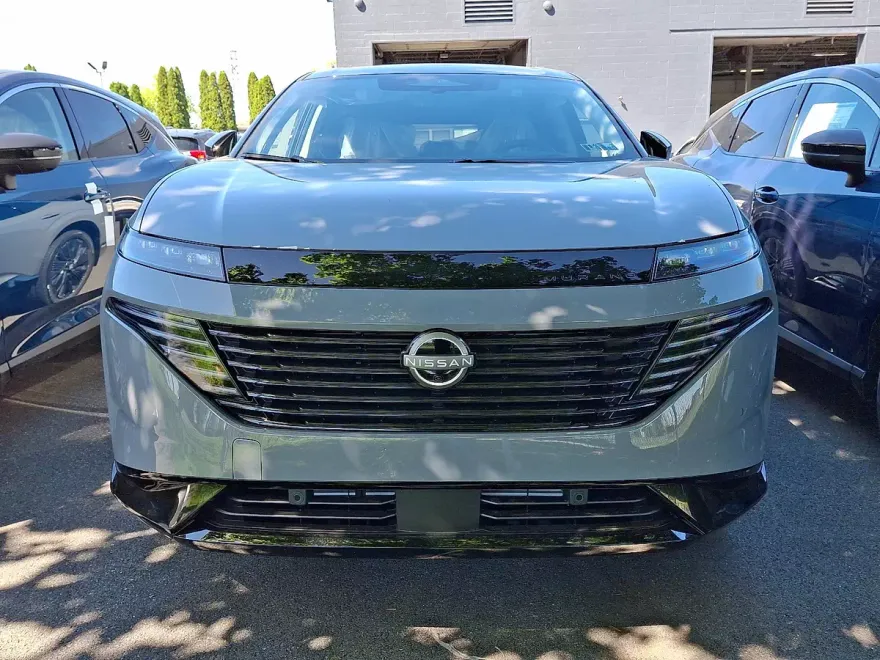 2025 Nissan Murano Platinum photo 1