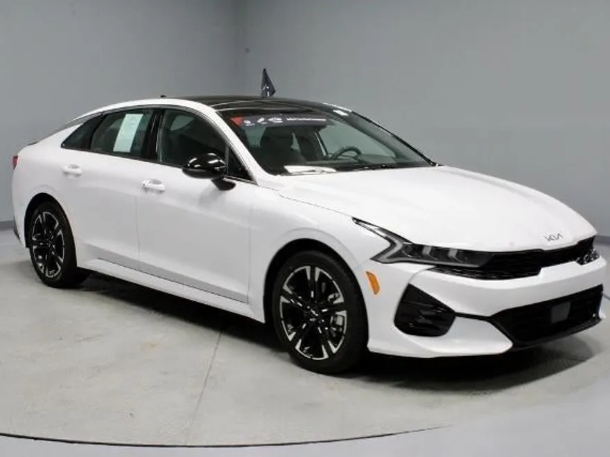 2024 Kia K5 GT-Line photo 1
