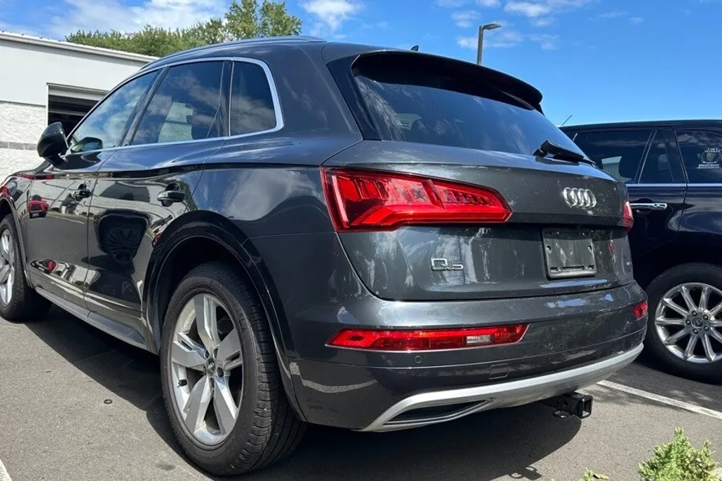 2019 Audi Q5 2.0T Premium Plus photo 1