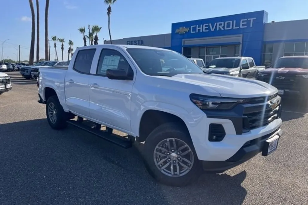 2026 Chevrolet Colorado LT photo 1
