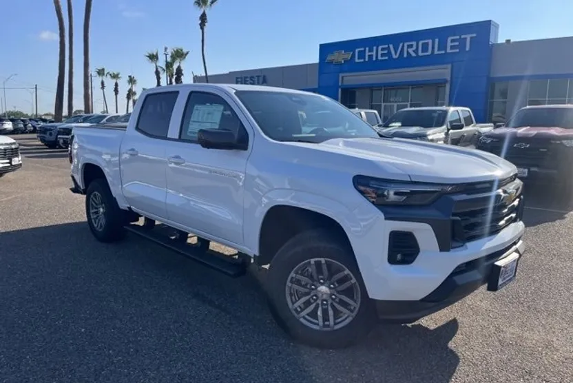 2026 Chevrolet Colorado LT photo 1