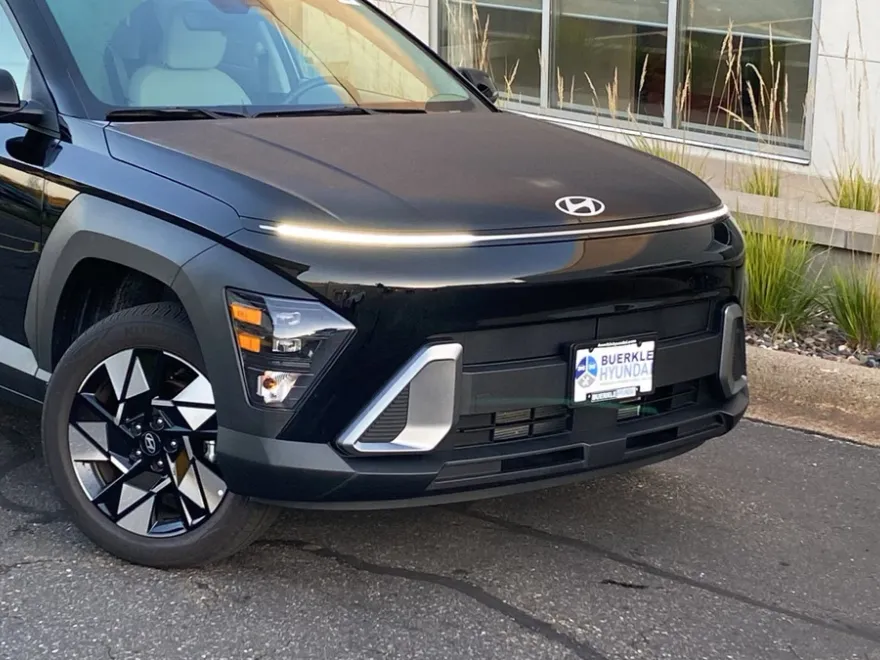 2025 Hyundai Kona SEL photo 1