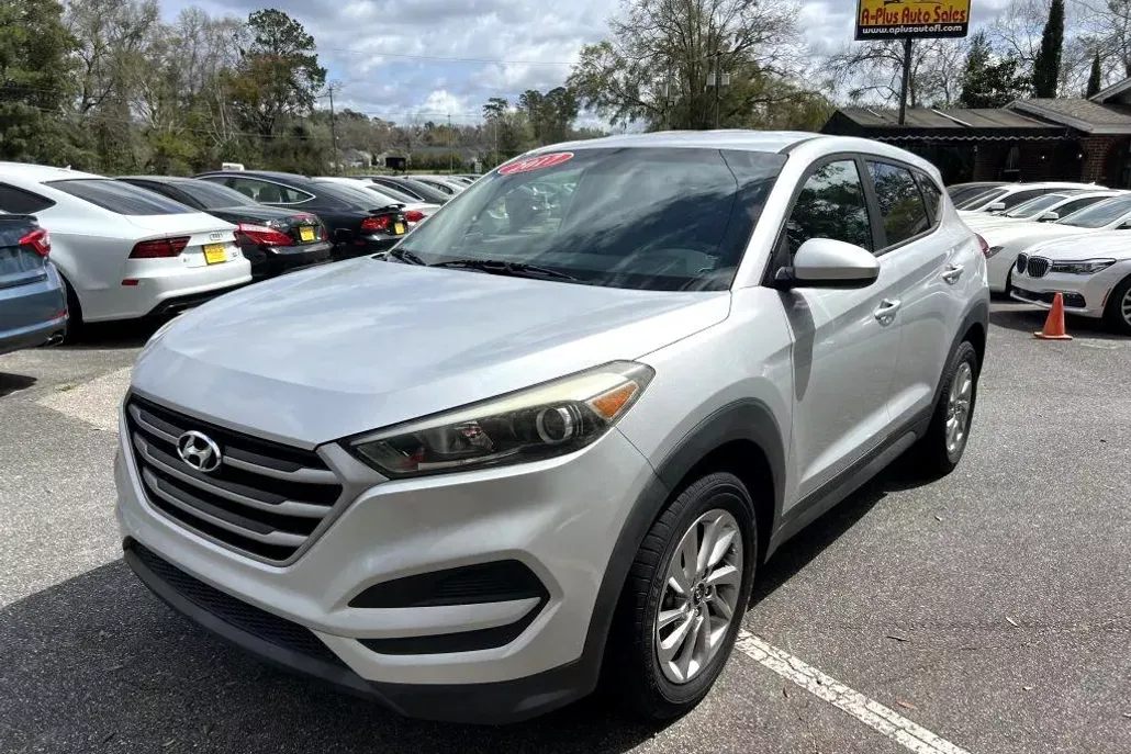 2017 Hyundai Tucson SE photo 1
