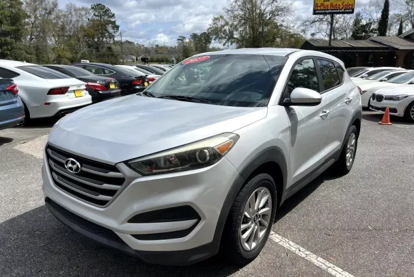 2017 Hyundai Tucson SE photo 1