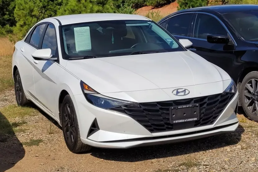 2021 Hyundai Elantra SEL Convenience photo 1