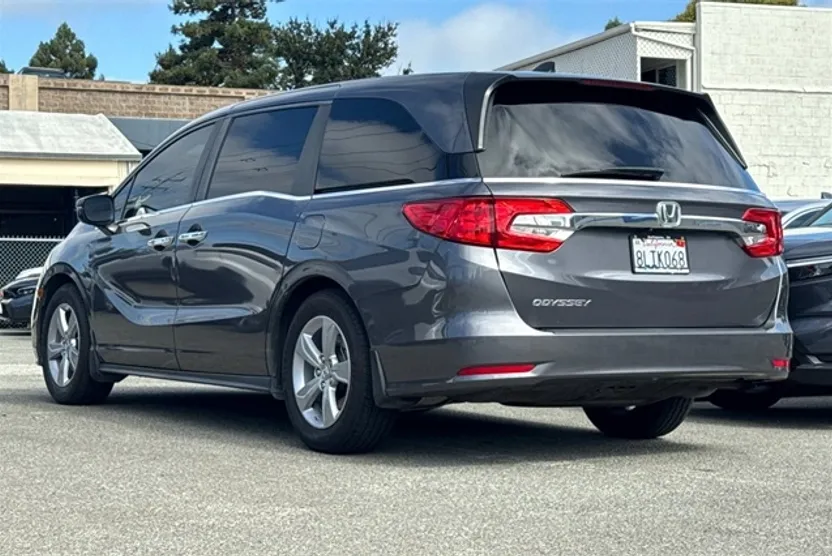 2019 Honda Odyssey EX photo 1