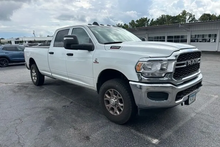 2024 Ram 3500 Tradesman photo 1