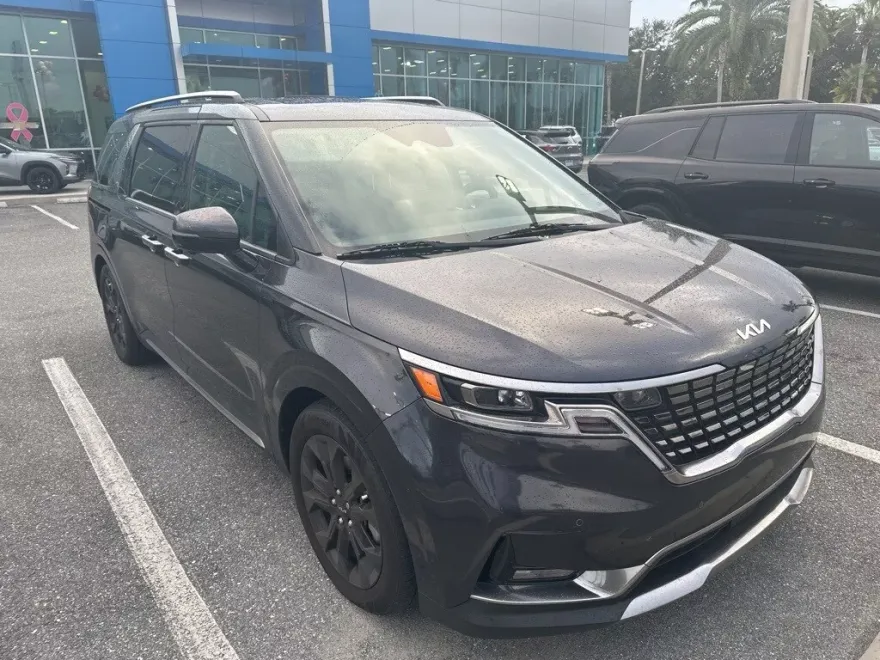 2024 Kia Carnival SX Prestige photo 1