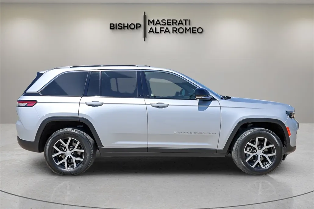 2024 Jeep Grand Cherokee Limited photo 1