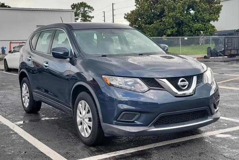2015 Nissan Rogue S photo 1